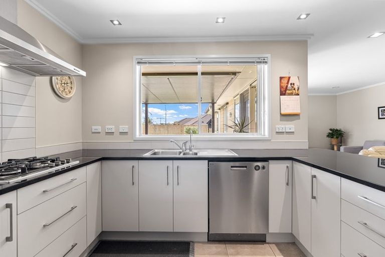 Photo of property in 96 Farringdon Avenue, Rototuna North, Hamilton, 3210