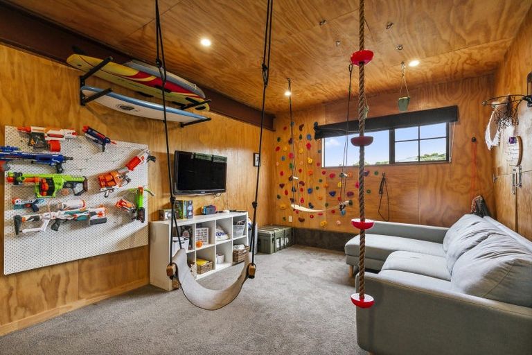 Photo of property in 35 Raumati Terrace, Khandallah, Wellington, 6035