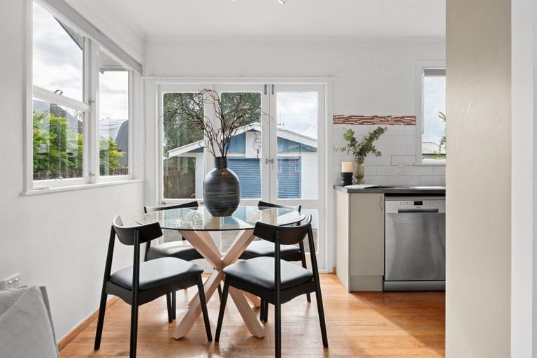 Photo of property in 28 Larnach Street, St Andrews, Hamilton, 3200