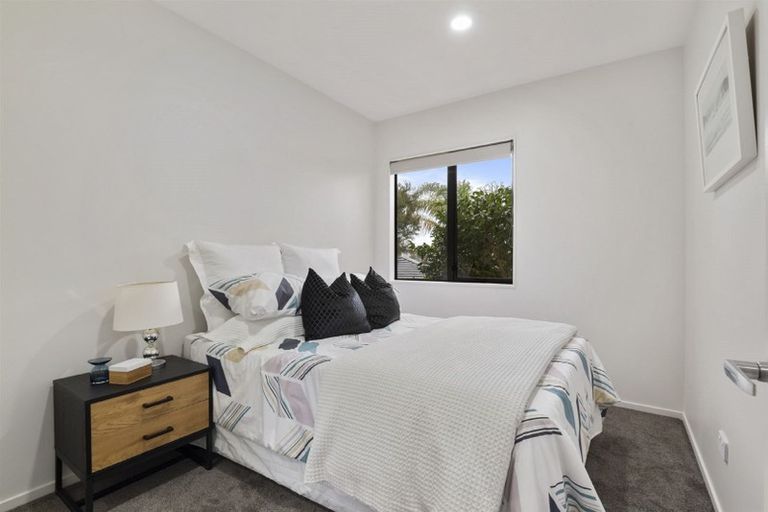 Photo of property in 7 Graham Collins Drive, Windsor Park, Auckland, 0632