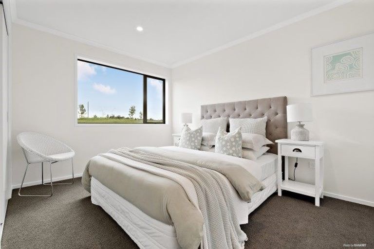 Photo of property in 76 Hayfield Way, Karaka, Papakura, 2113