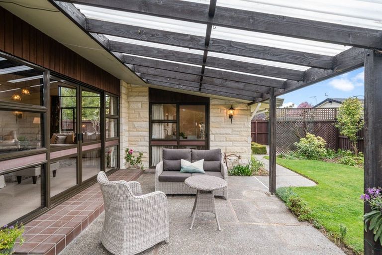 Photo of property in 30 Kingham Place, Avonhead, Christchurch, 8042