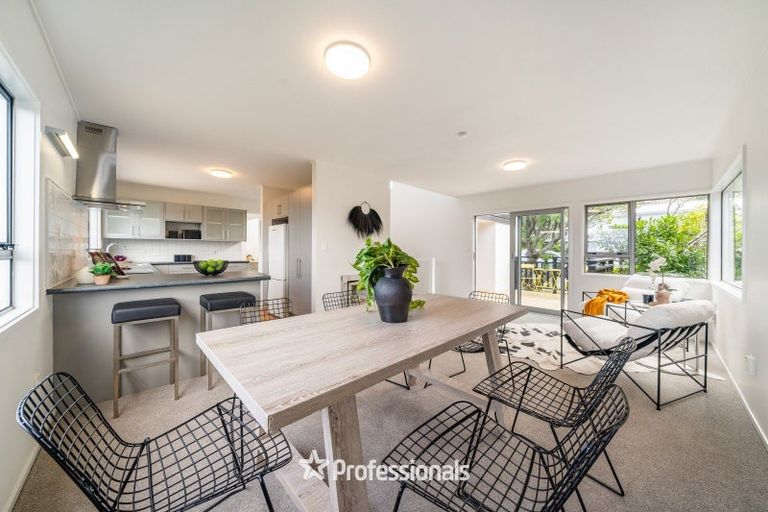 Photo of property in 2 Stanhope Grove, Korokoro, Lower Hutt, 5012