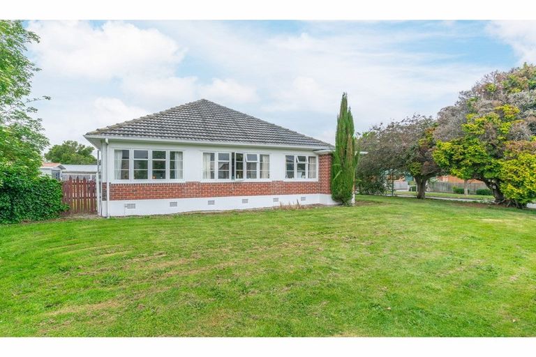 Photo of property in 2 Kawaka Street, Riccarton, Christchurch, 8041