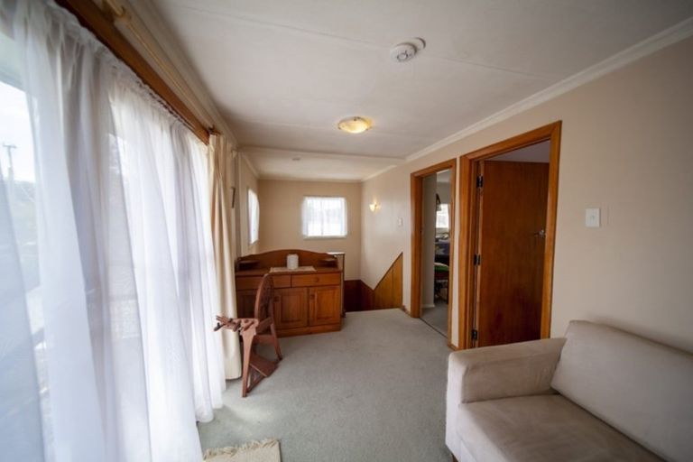 Photo of property in 81-83 Great North Road, Waipawa, 4210