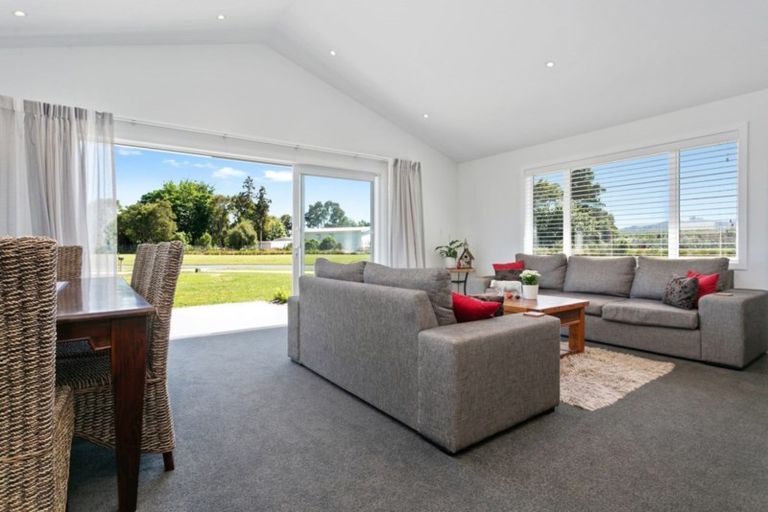 Photo of property in 51 Mike Smith Drive, Cambridge, 3434