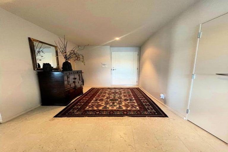 Photo of property in Beauport Apartments, 30u2 The Crescent, Roseneath, Wellington, 6011
