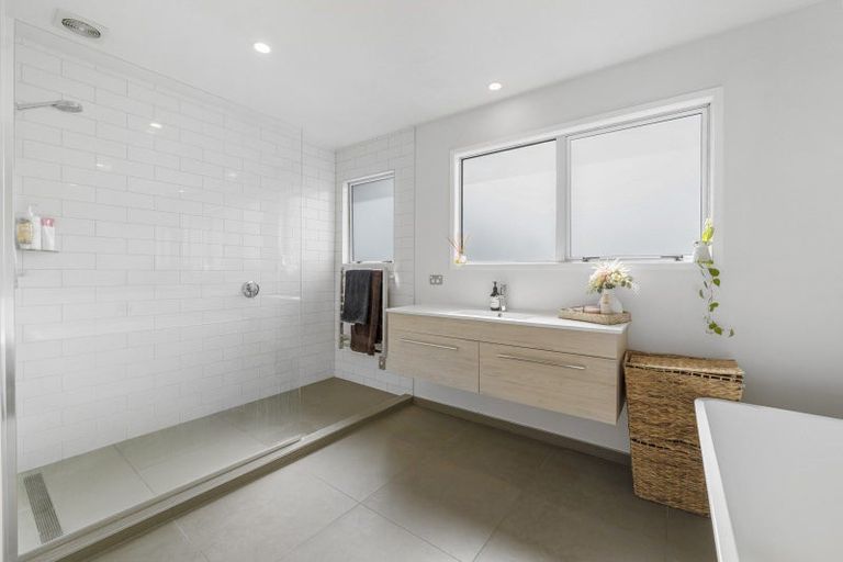 Photo of property in 12a Sycamore Grove, Lower Vogeltown, New Plymouth, 4310