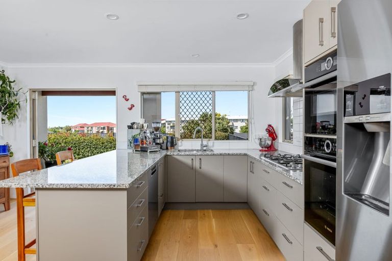 Photo of property in 1/126 Whangaparaoa Road, Red Beach, 0932