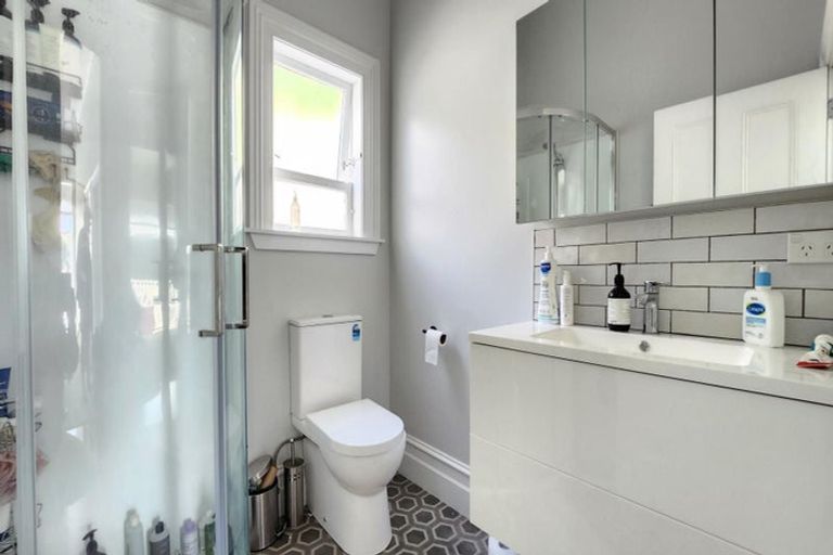 Photo of property in 126 Wallace Street, Mount Cook, Wellington, 6021