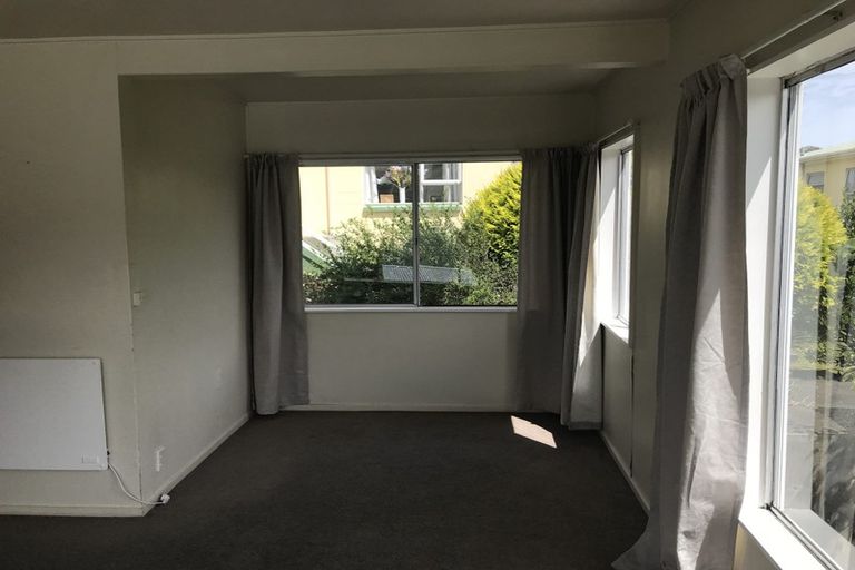 Photo of property in 2 Overtoun Terrace, Hataitai, Wellington, 6021