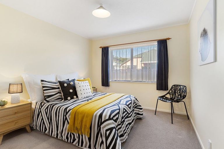 Photo of property in 21 Cecil Road, Tawa, Wellington, 5028