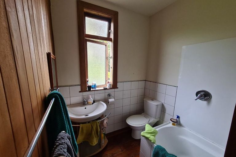 Photo of property in 76 Glenmore Street, Northland, Wellington, 6012