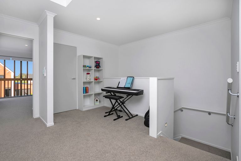 Photo of property in 9 Kanuka Road, Hobsonville, Auckland, 0616