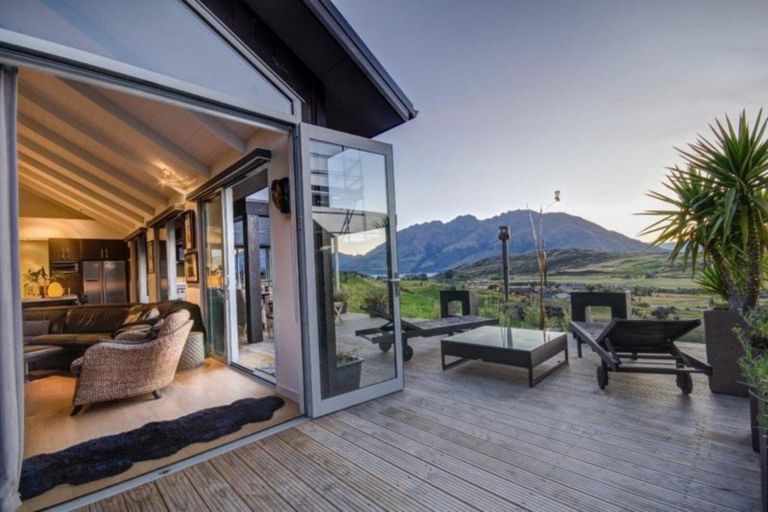Photo of property in 5 Kintyre Court, Jacks Point, Queenstown, 9371