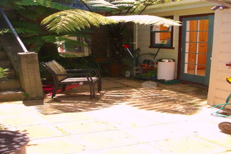 Photo of property in 44 Rolleston Street, Mount Cook, Wellington, 6021