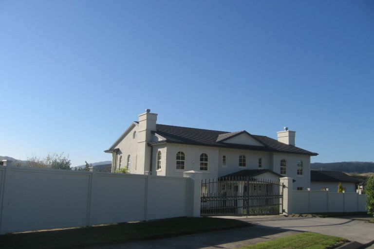 Photo of property in 9 Scoresby Grove, Whitby, Porirua, 5024