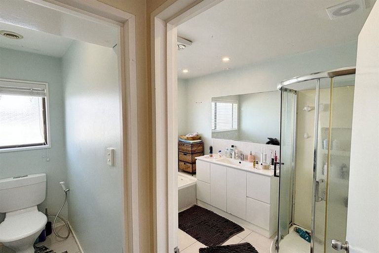 Photo of property in 1 Brockhall Lane, Avonhead, Christchurch, 8042