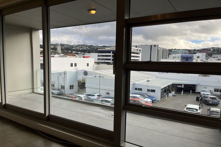 Photo of property in 25u4 Home Street, Mount Victoria, Wellington, 6011