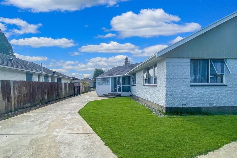 Photo of property in 74 Oakhampton Street, Hornby, Christchurch, 8042