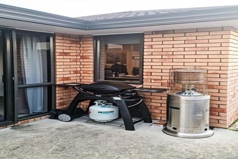 Photo of property in 10a Pegasus Place, Kelvin Grove, Palmerston North, 4414