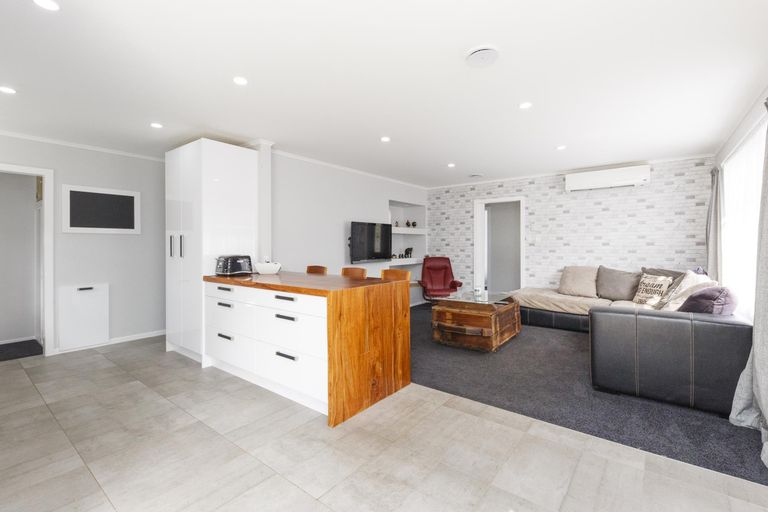 Photo of property in 10 Pitama Road, Awapuni, Palmerston North, 4412