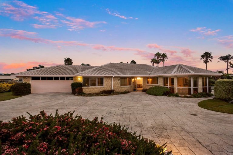 Photo of property in 24 Santa Monica Drive, Papamoa Beach, Papamoa, 3118