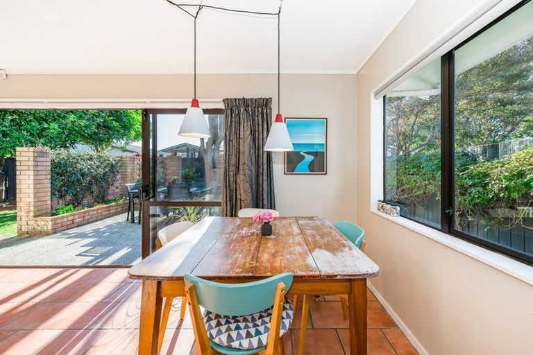 Photo of property in 7 Rodney Grove, Paraparaumu, 5032