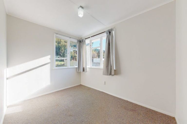 Photo of property in 11 Hamstead Street, Wainuiomata, Lower Hutt, 5014