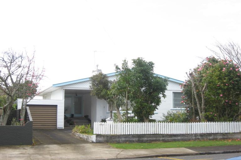 Photo of property in 235 Tukapa Street, Westown, New Plymouth, 4310
