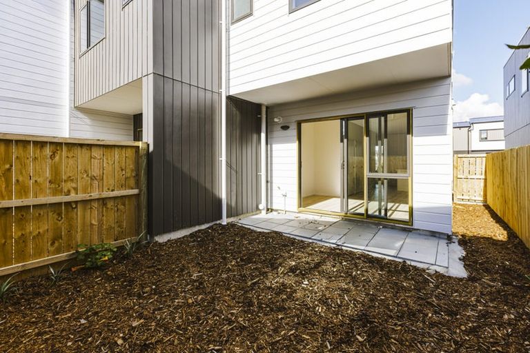 Photo of property in 49 Paetai Lane, Te Atatu Peninsula, 0610