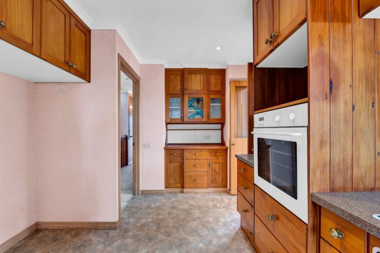 Photo of property in 64 Waiwaka Terrace, Strandon, New Plymouth, 4312
