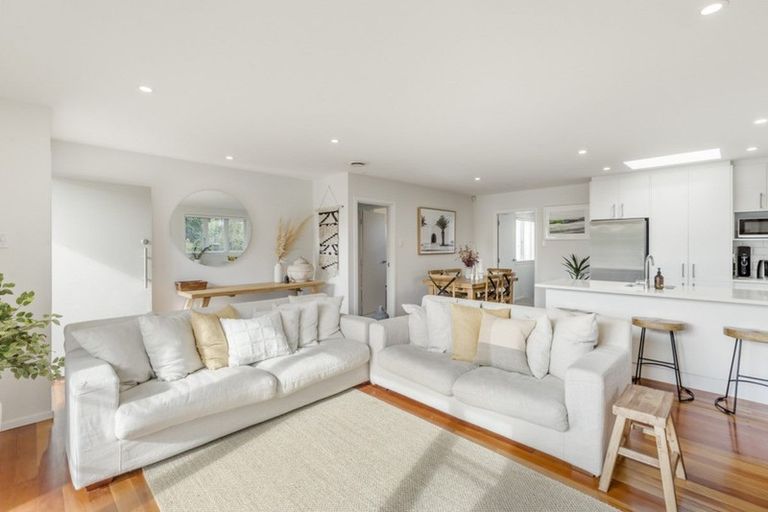 Photo of property in 22 Karamu Street, Te Atatu Peninsula, Auckland, 0610