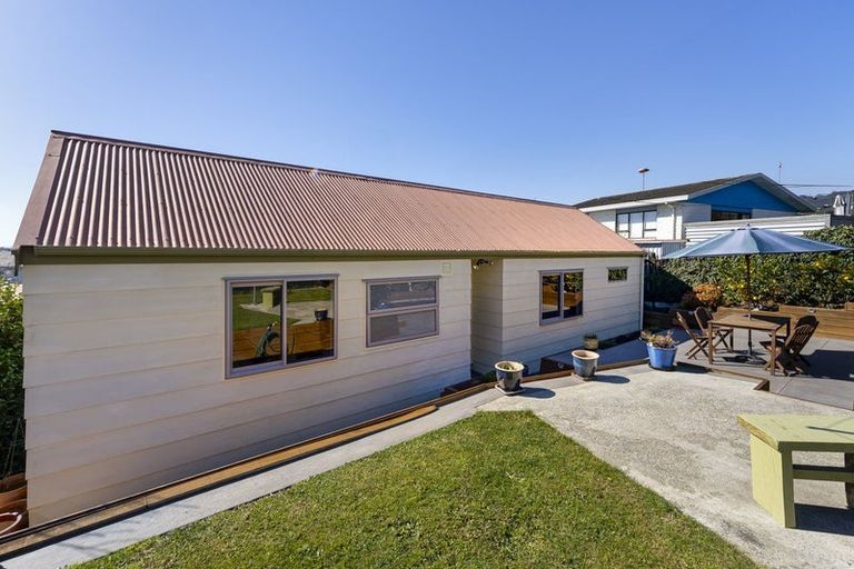 Photo of property in 8 Newall Avenue, Stoke, Nelson, 7011