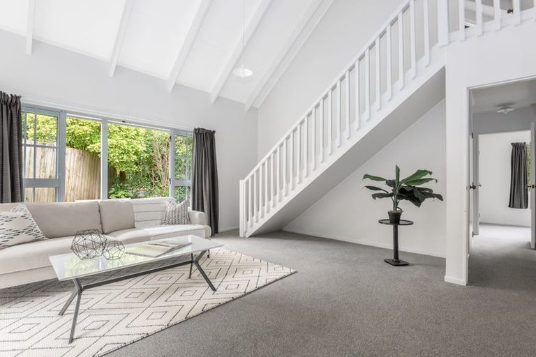 Photo of property in 54f2 Hungerford Road, Houghton Bay, Wellington, 6023