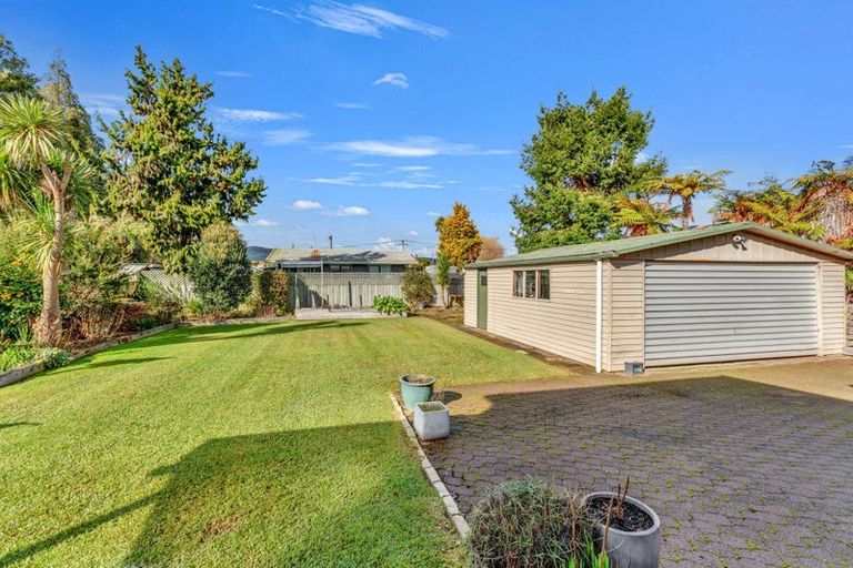 Photo of property in 4 Willow Avenue, Hannahs Bay, Rotorua, 3010