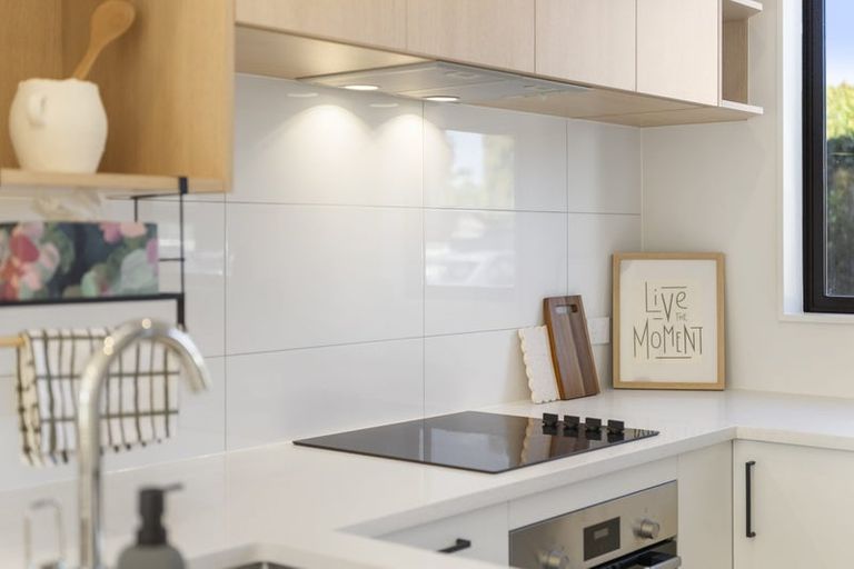 Photo of property in 17 Paetai Lane, Te Atatu Peninsula, 0610