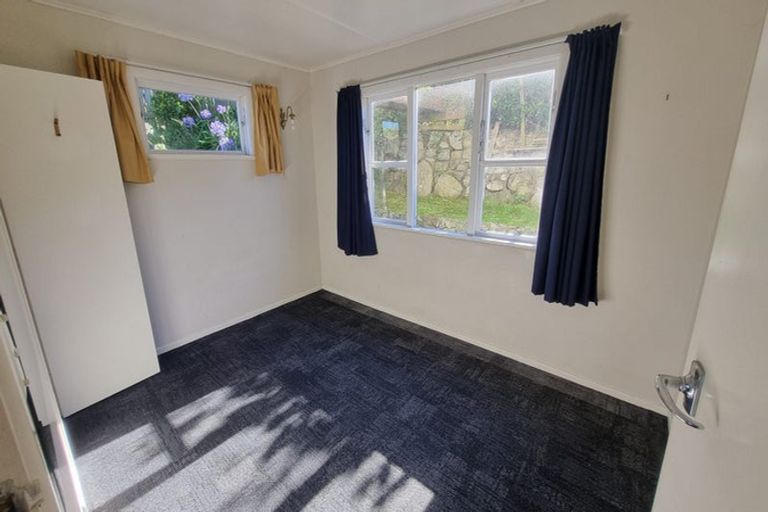 Photo of property in 12 Huntingdon Street, Northland, Wellington, 6012