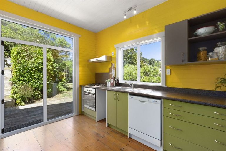 Photo of property in 75 Mornington Road, Brooklyn, Wellington, 6021