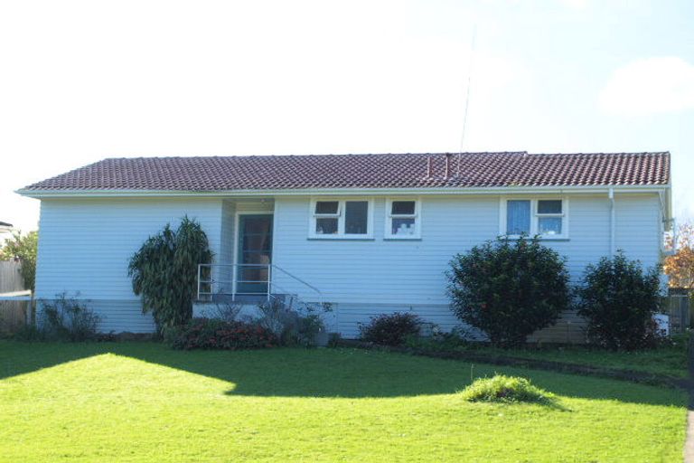 Photo of property in 25 Chadwick Crescent, Mangere East, Auckland, 2024