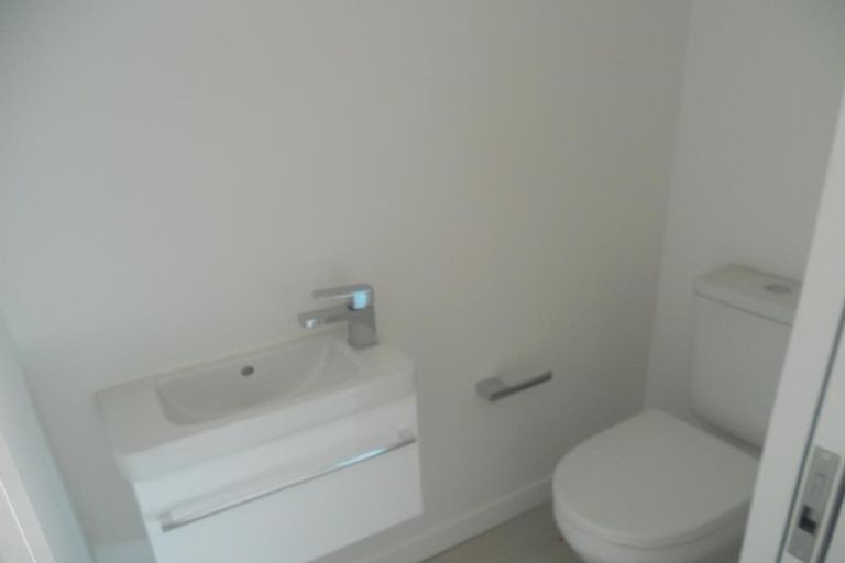 Photo of property in 7u2 Handyside Street, Tawa, Wellington, 5028