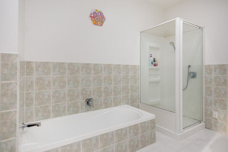 Photo of property in Maddison Apartments, 3/6c Queen Street, Palmerston North, 4410