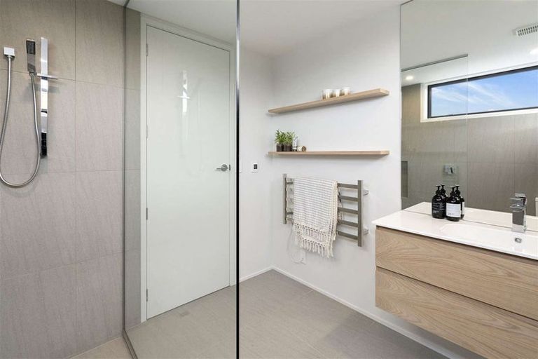 Photo of property in 53a Edward Avenue, Edgeware, Christchurch, 8013