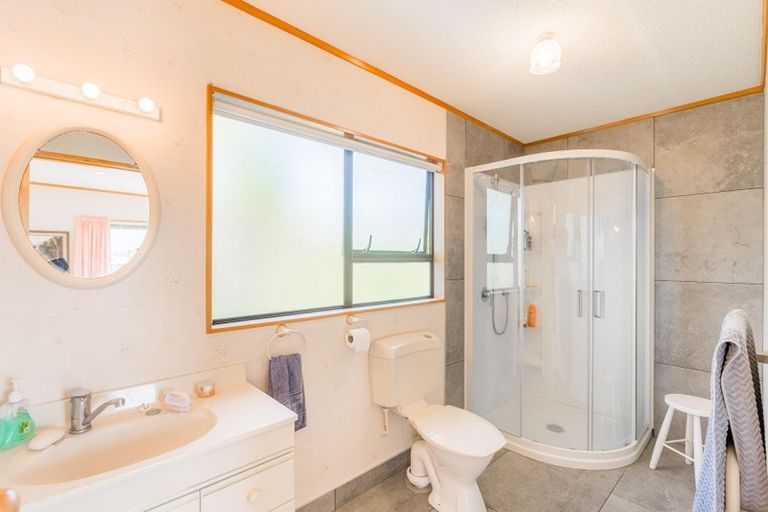 Photo of property in 7 Ngapotiki Street, Paraparaumu Beach, Paraparaumu, 5032