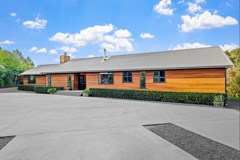 Photo of property in 2 Tamahunga Drive, Matakana, Warkworth, 0985