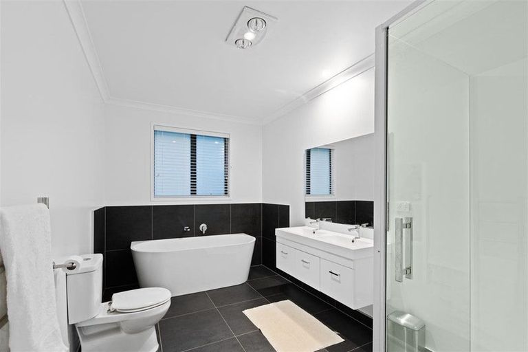 Photo of property in 1 Three Oaks Drive, Dairy Flat, Albany, 0794