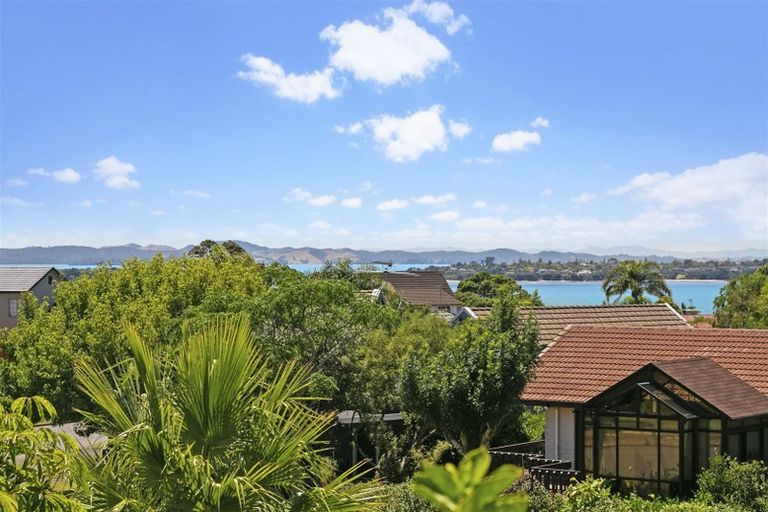 Photo of property in 6 Stevenson Way, Cockle Bay, Auckland, 2014