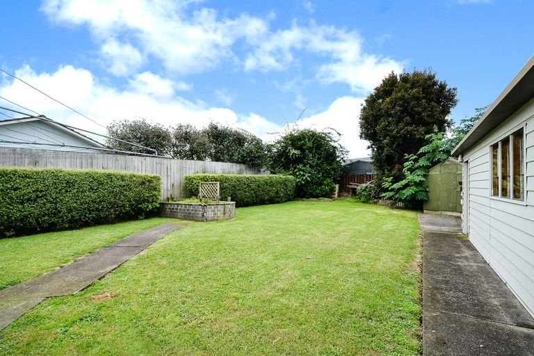 Photo of property in 92 Harrington Road, Henderson, Auckland, 0610