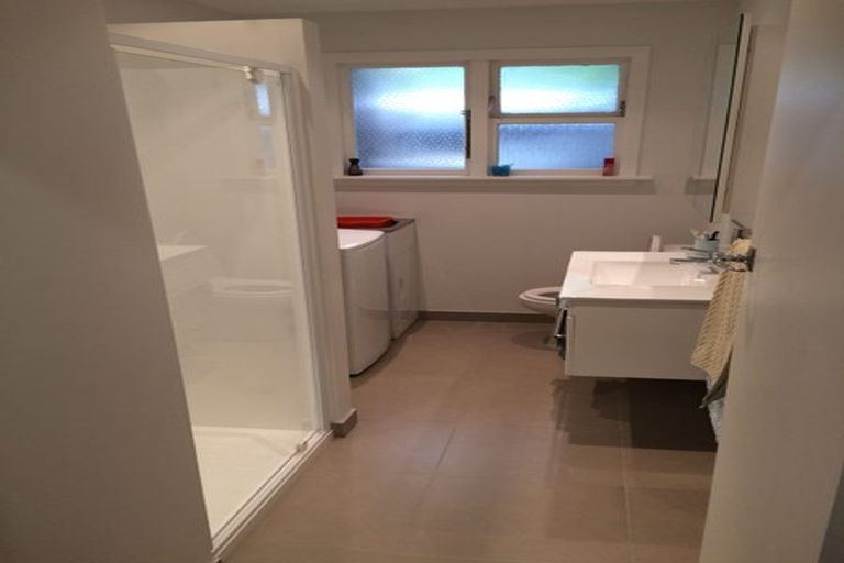 Photo of property in 2/84 Holly Road, St Albans, Christchurch, 8014