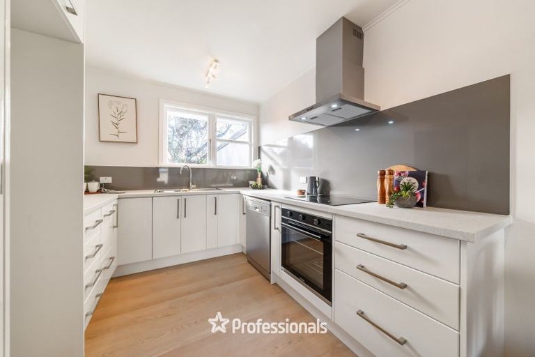 Photo of property in 9a Elizabeth Avenue, Heretaunga, Upper Hutt, 5018